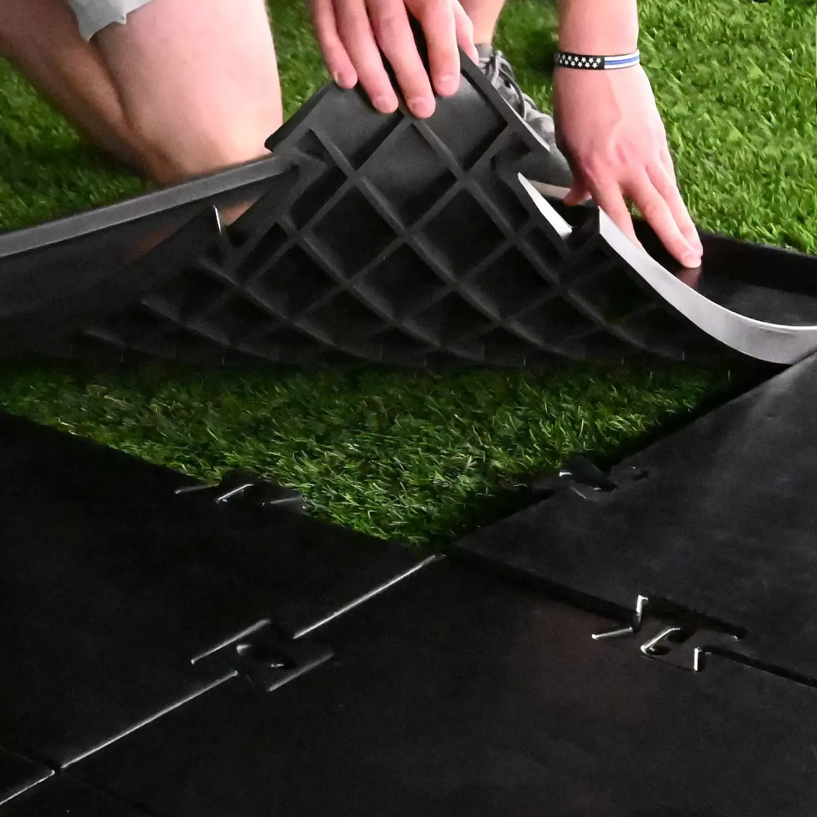 Carl's HotShot™ Golf Mat Base | AQVINA