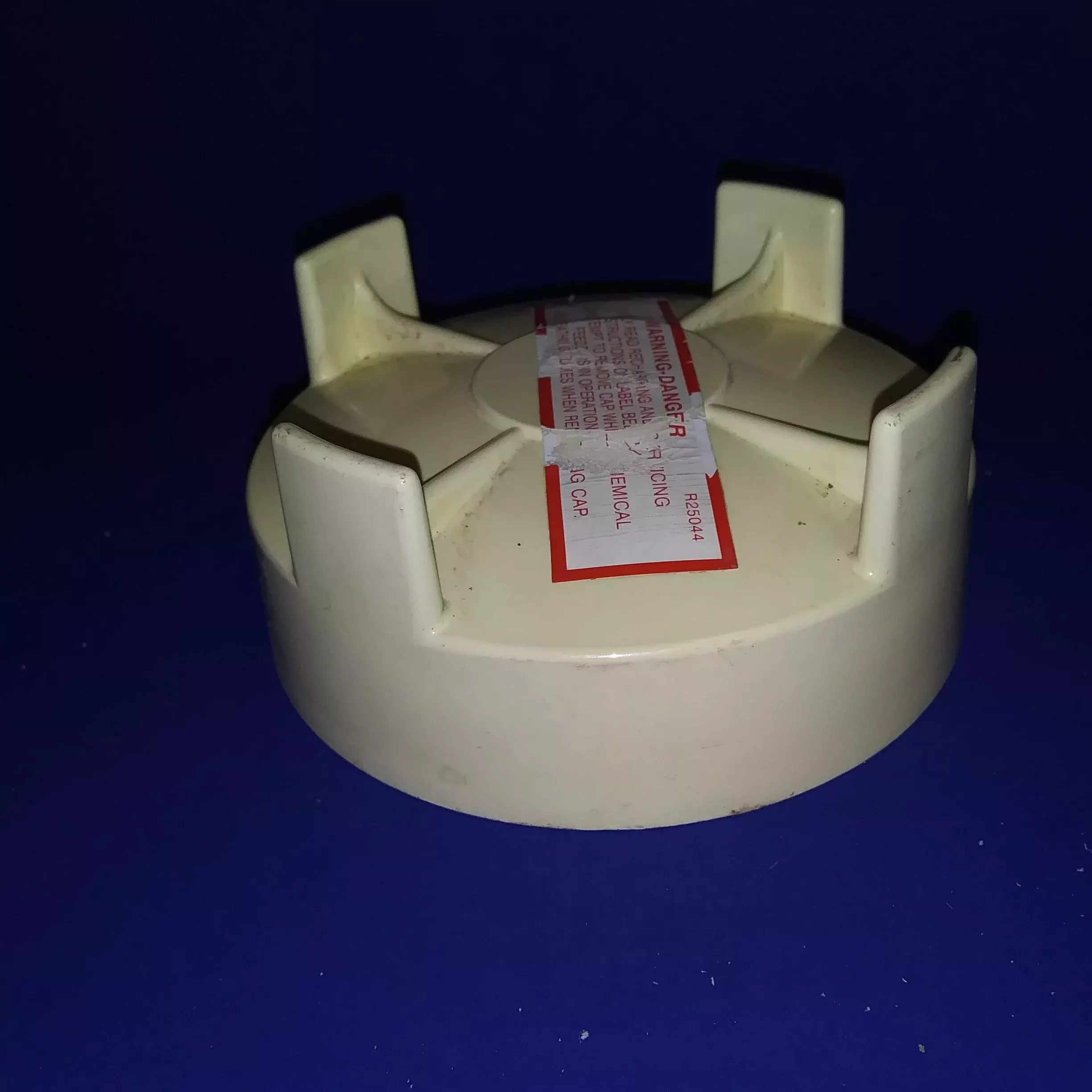 RAINBOW CHLORINATOR/BROMINE FEEDER LID R172008W